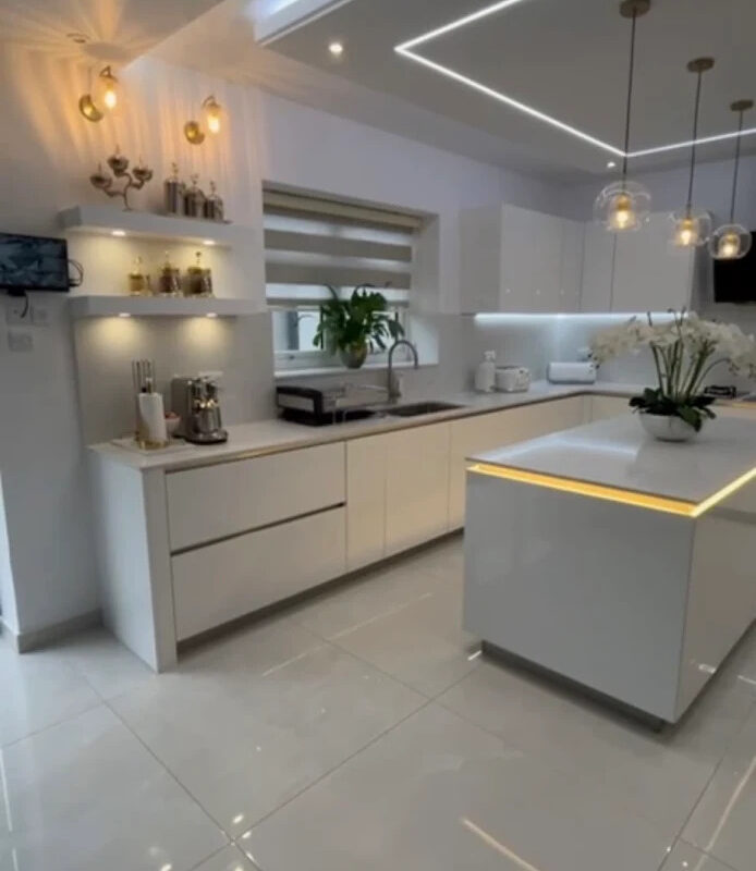Side Extension by UCG