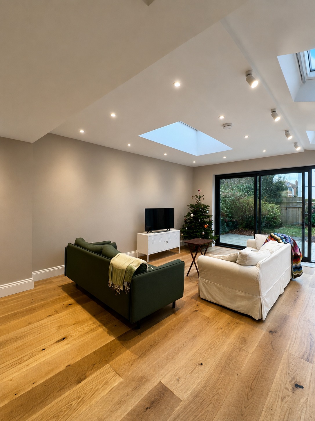 Florence Road – Modern Architectural Wrap-Around Extension